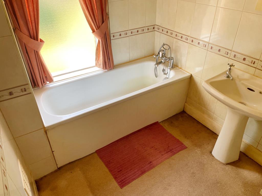 Lot: 127 - END-TERRACE HOUSE FOR IMPROVEMENT -